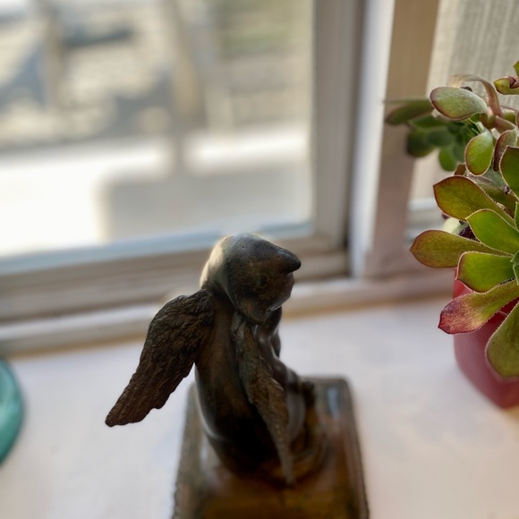 Bronze Cat Figurine with Wings - Picture 5 of 9